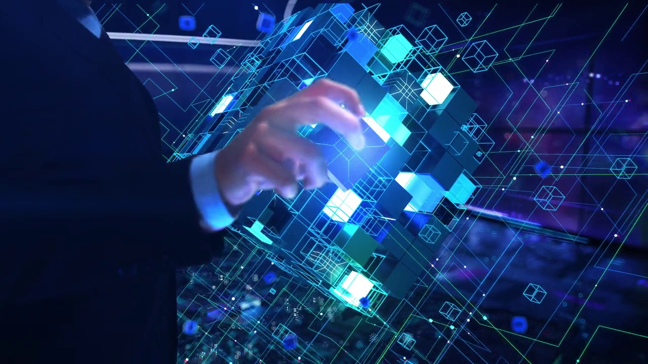 降低成本-商人在夜间办公室使用增强虚拟现实工作和触摸。