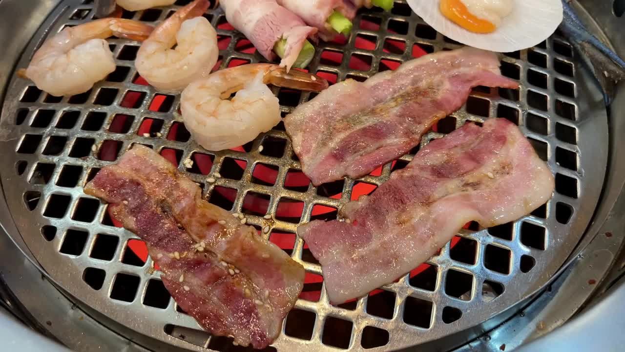 烤猪肉片，韩国菜。