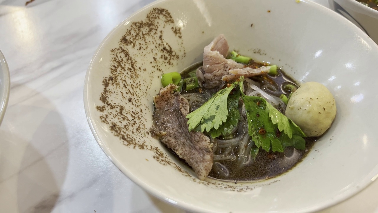 泰国船面汤和米粉