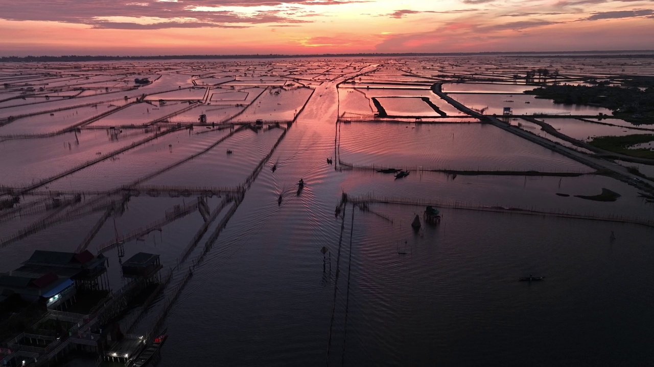 天顺化省潭江泻湖系统的考海泻湖日出航拍视频