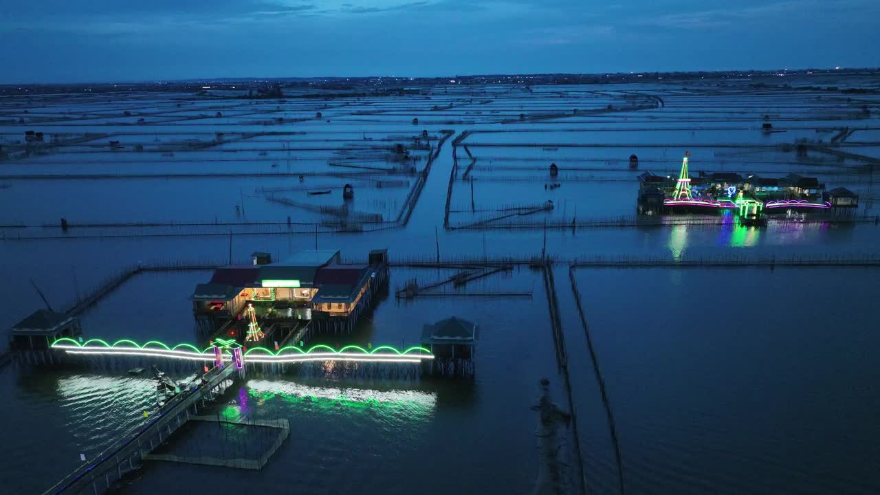 湖海泻湖潭江泻湖系统的夜晚，顺化市