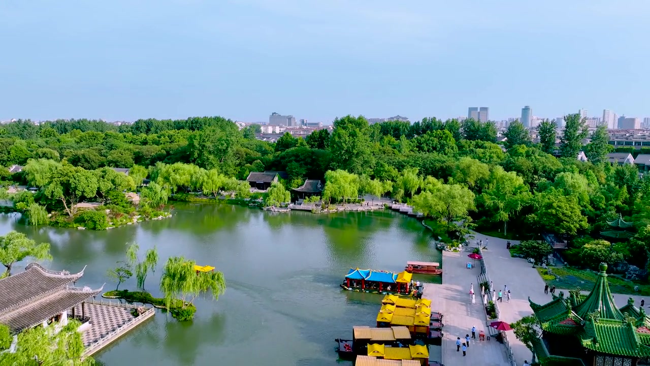 详情图-中国江苏省扬州市细长西湖风景区的春景和大明寺航拍