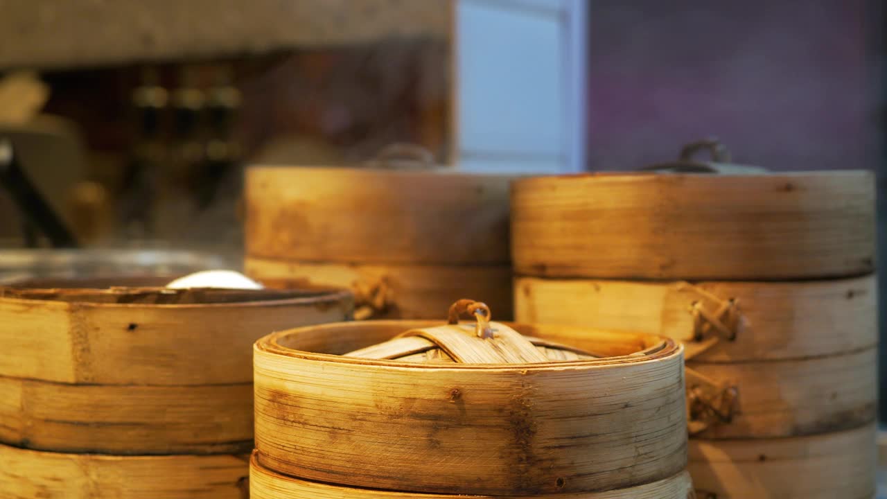 中式厨房:中式蒸笼包