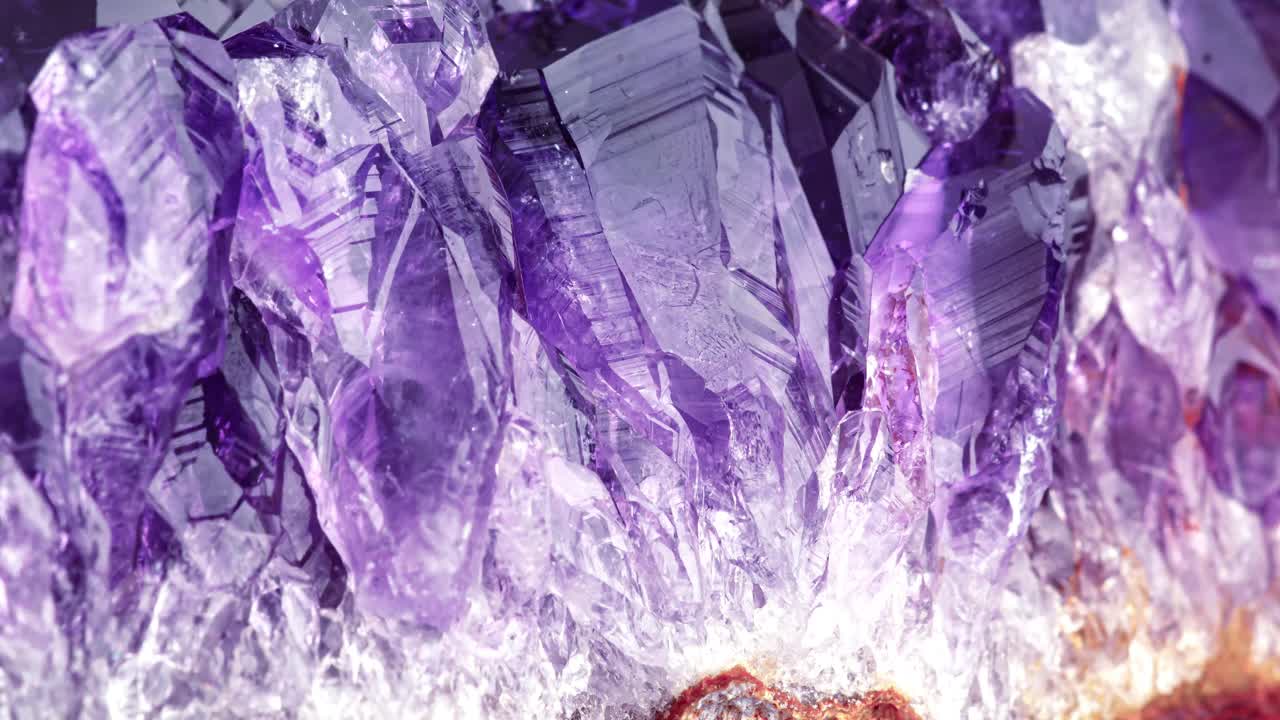 紫水晶在4k旋转