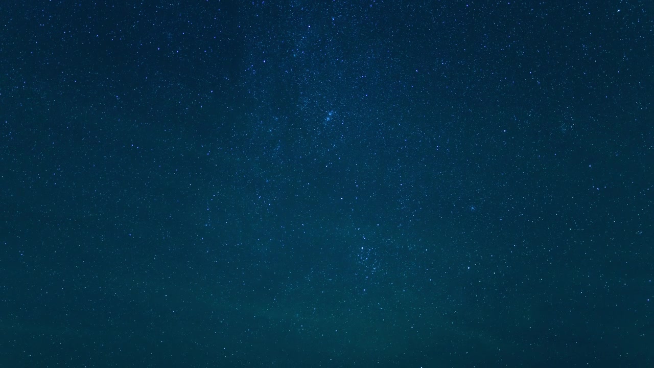 详情图-英仙座流星雨气辉银河系35毫米东北天空以上内华达山脉山脉美国加州延时蓝色