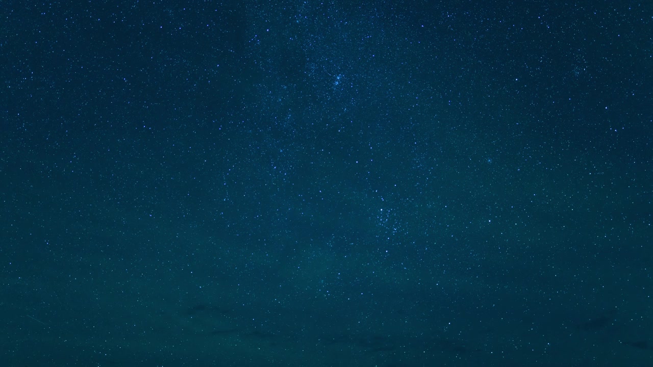 详情图-英仙座流星雨气辉银河系35毫米东北天空以上内华达山脉山脉美国加州延时蓝色