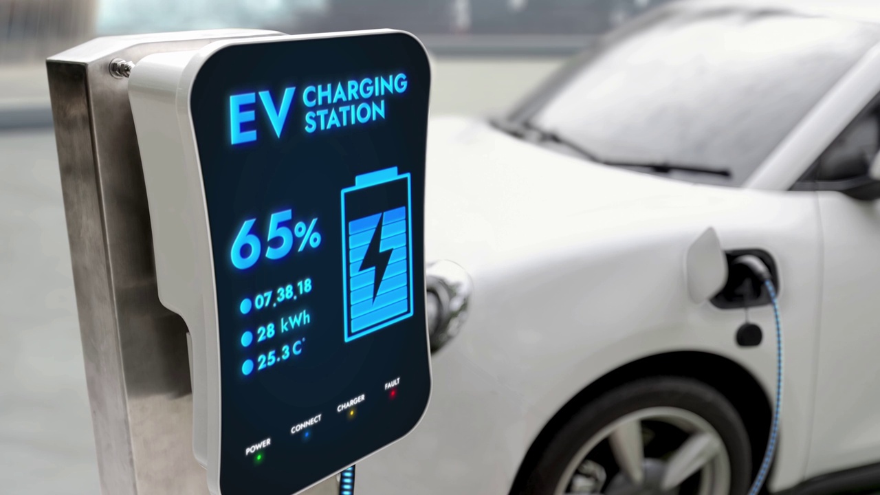 带家庭充电站的电动汽车。细读