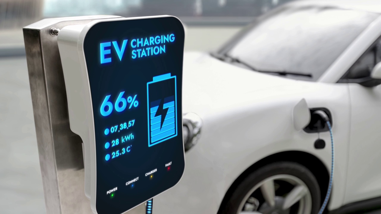 詳情圖-帶家庭充電站的電動汽車。細讀