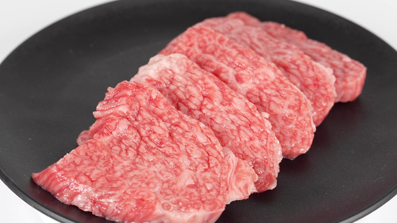 日本黑肩黑和牛