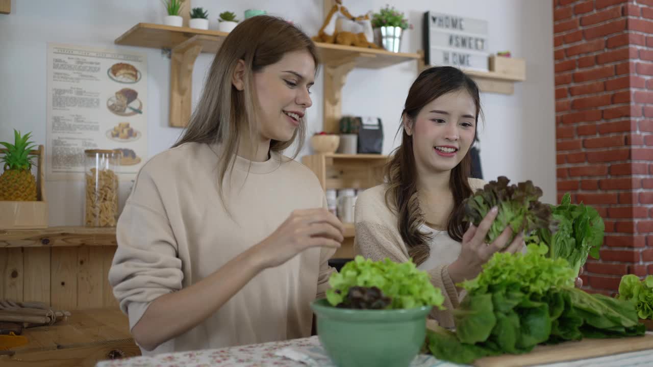 《漂亮女人》正在直播销售健康食品。