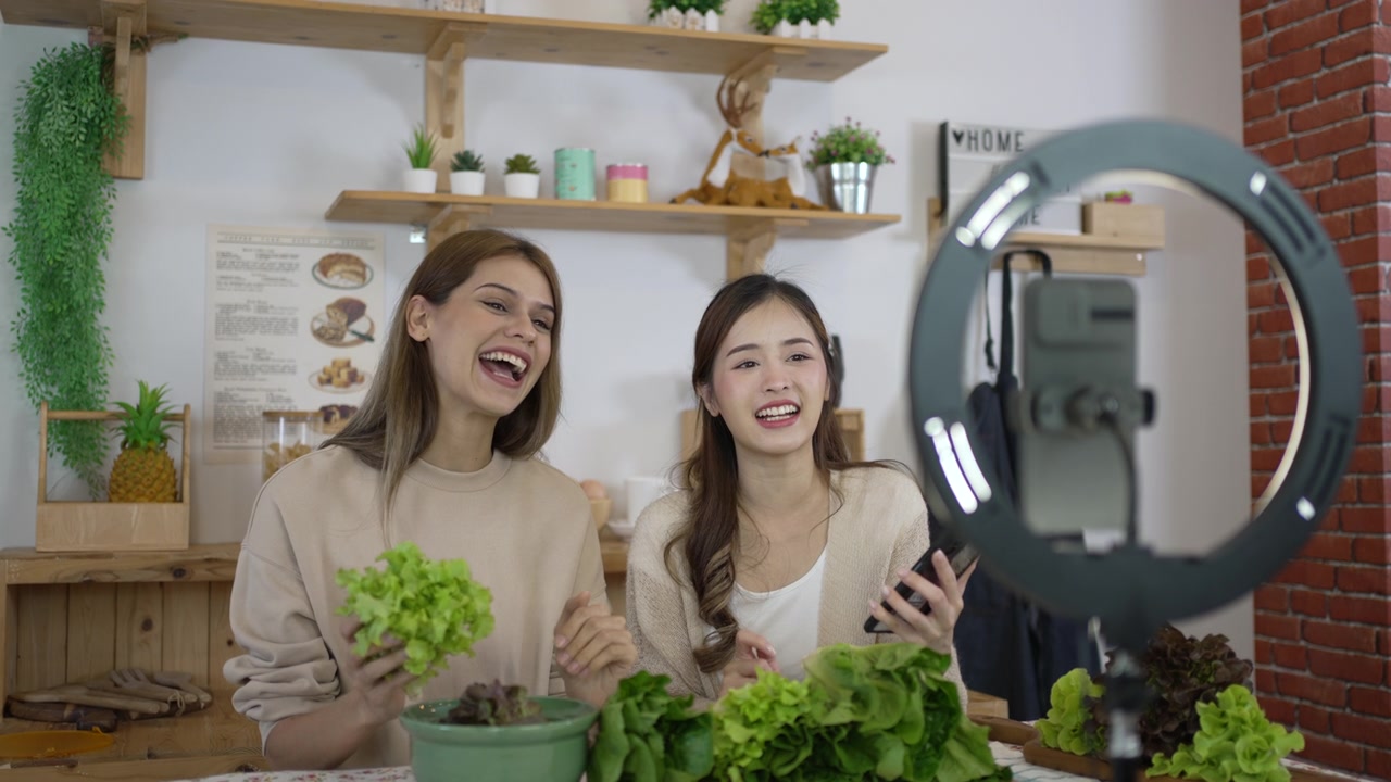 詳情圖-《漂亮女人》正在直播銷售健康食品。