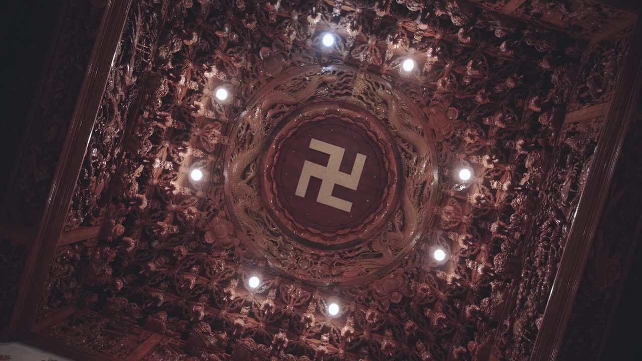 詳情圖-林園清水灣寺天花板上的木紋