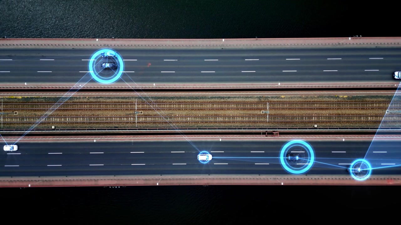 詳情圖-無(wú)人機(jī)跟隨未來(lái)概念車。汽車傳感器系統(tǒng)和無(wú)線通信網(wǎng)絡(luò)。無(wú)人駕駛汽車。無(wú)人駕駛自動(dòng)駕駛汽車。智慧城市控制和自動(dòng)駕駛系統(tǒng)。