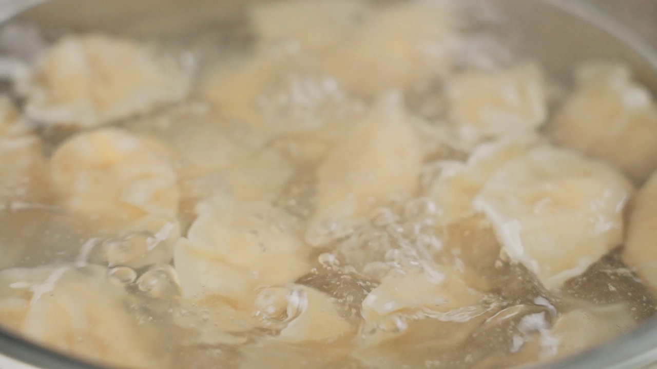 春节吃饺子，