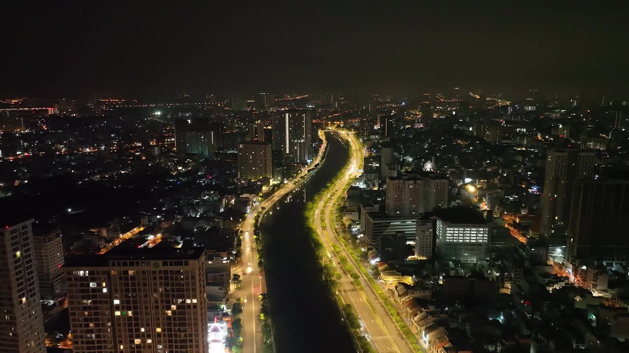 西贡河隧道(Thu Thiem隧道)从越南胡志明市上空美丽的早晨-鸟瞰图-库存视频