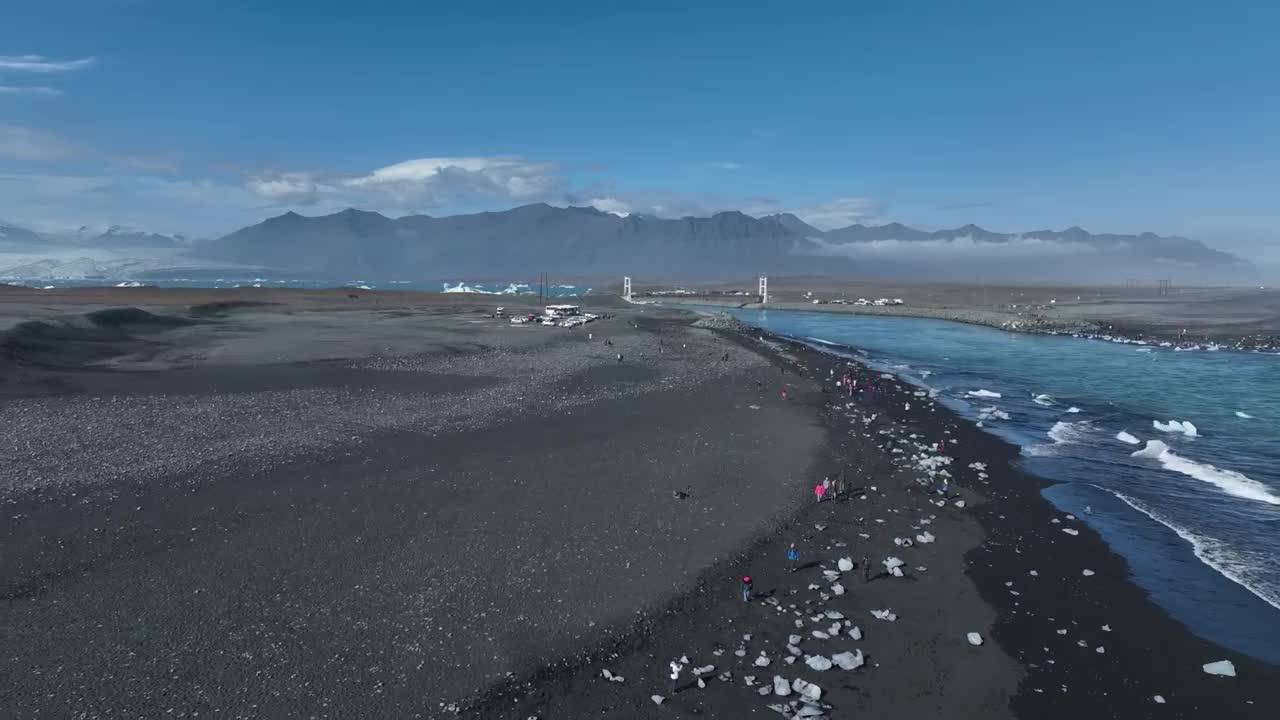 冰岛Jokulsarlon冰川泻湖冰川融化的鸟瞰图