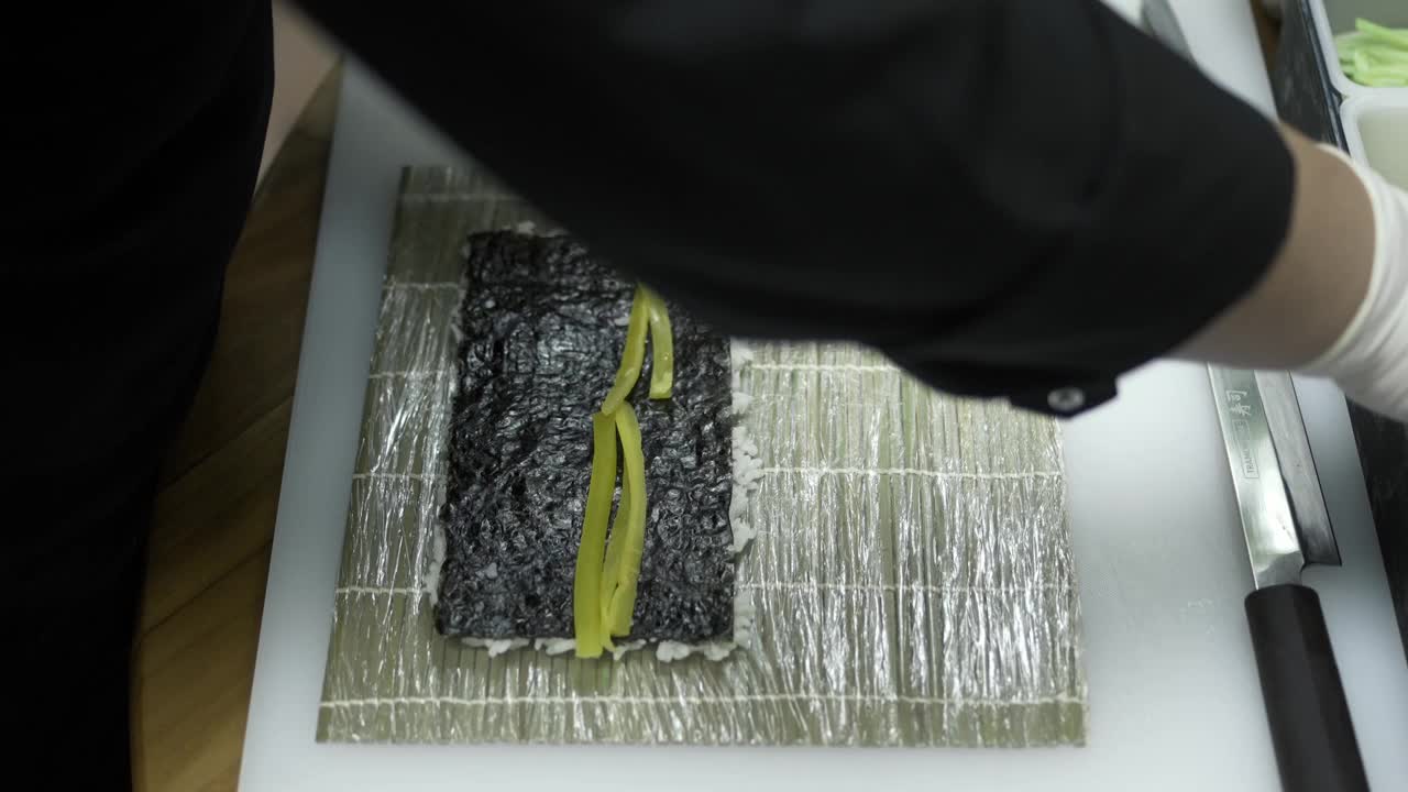 日本料理店的专业寿司制作