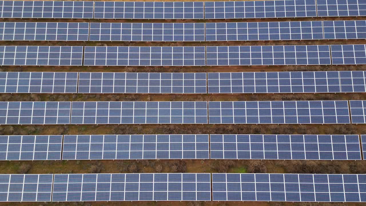 空中太阳能电池板4K库存视频