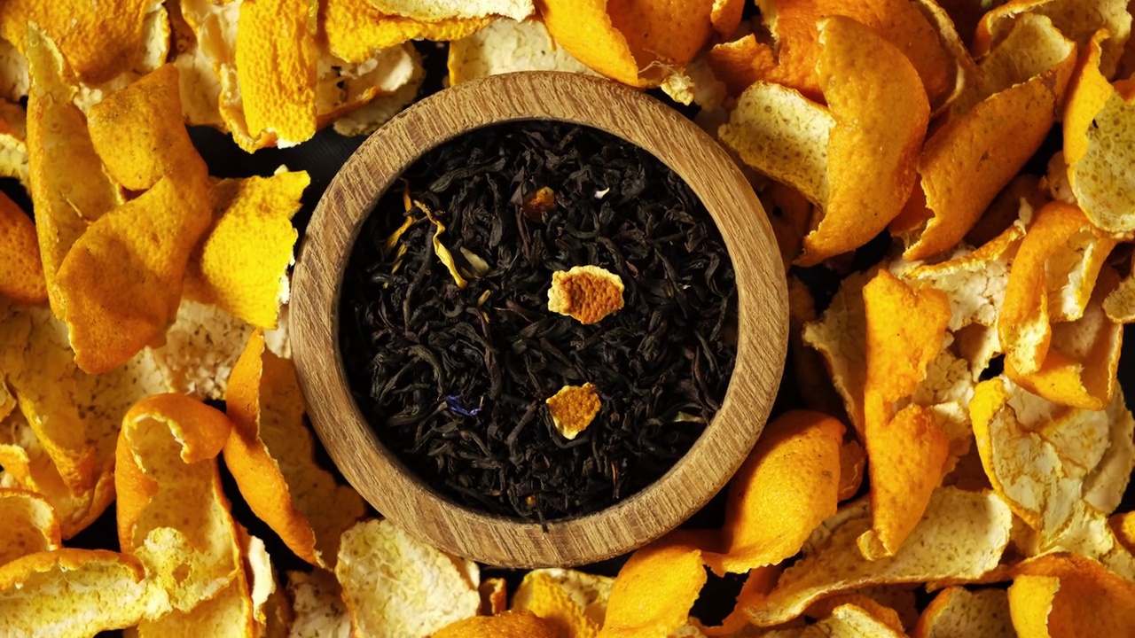 詳情圖-含有芳香添加劑的紅茶茶葉和干陳皮。中國的替代醫(yī)學(xué)。健康熱飲的配料