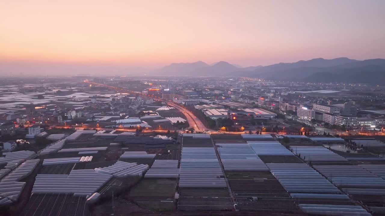 工業(yè)園區(qū)的夜景