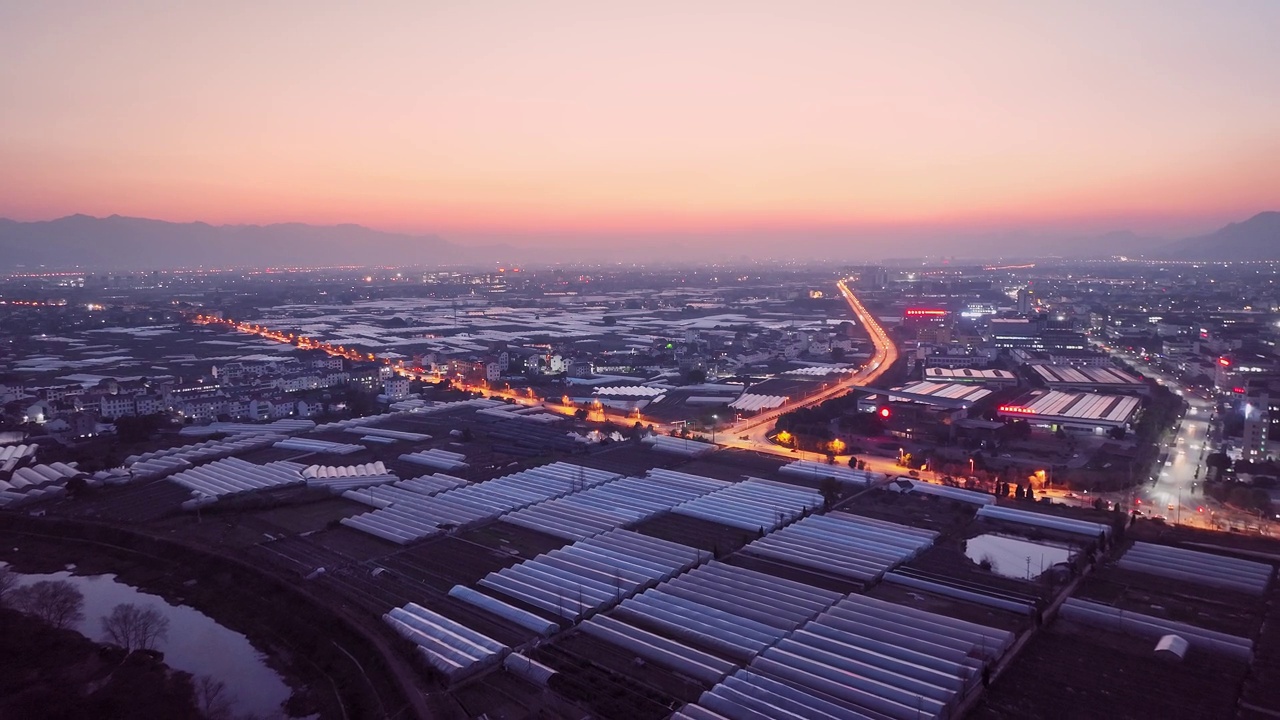 工業(yè)園區(qū)的夜景