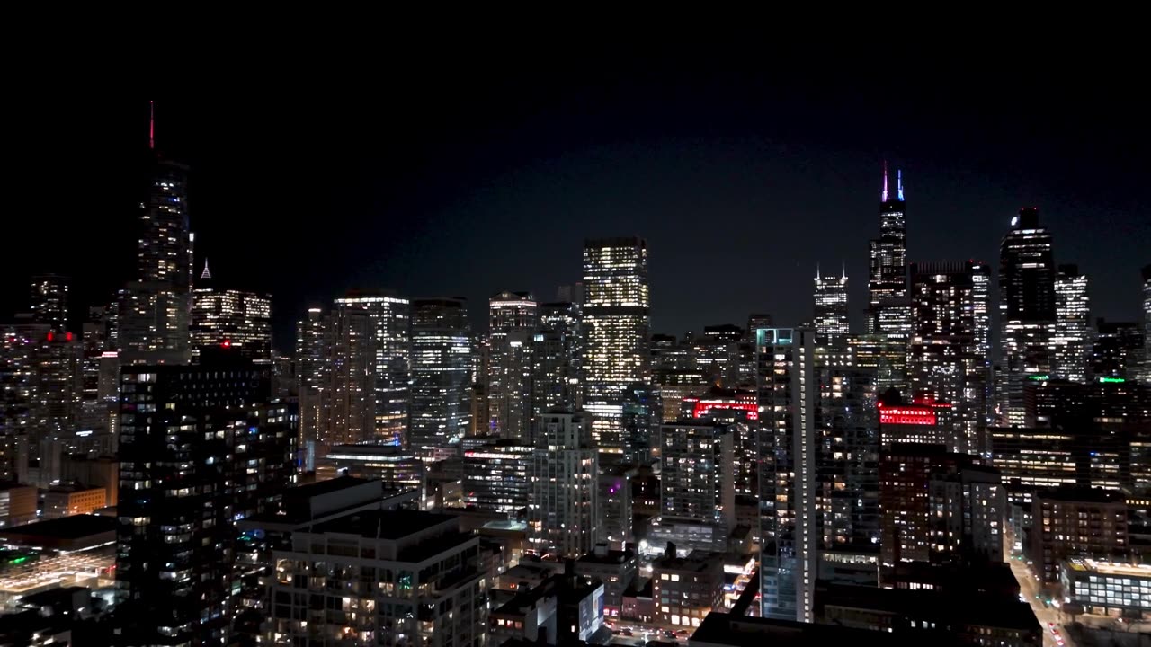 詳情圖-鳥瞰在夜晚的城市景觀河北，芝加哥，美國