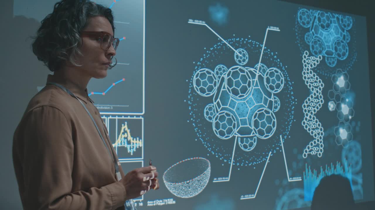 白人女科学家介绍生物化学研究