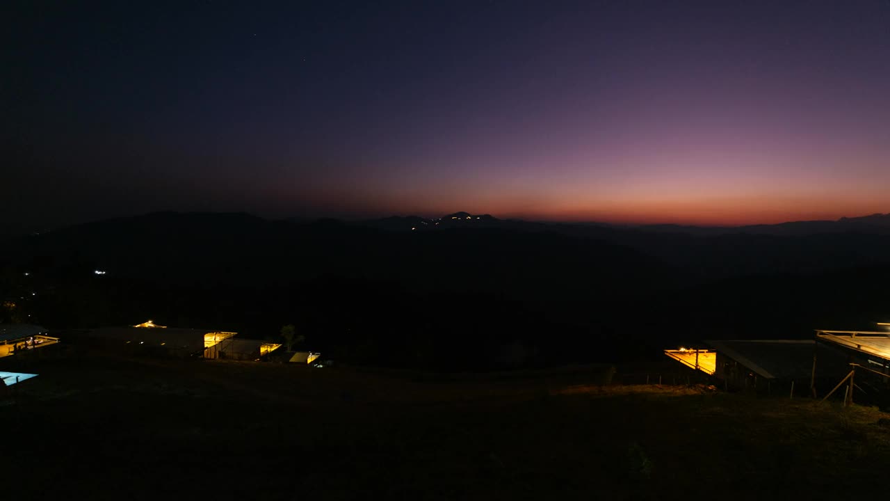 乡村山景的星空