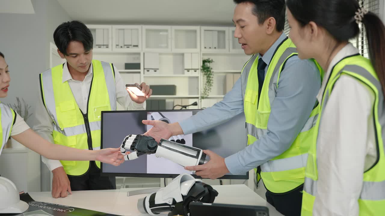 工程部正在为机器人的开发和设计召开头脑风暴会议。”