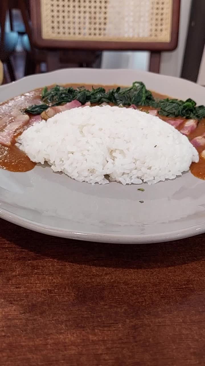 烟熏培根菠菜咖喱饭。