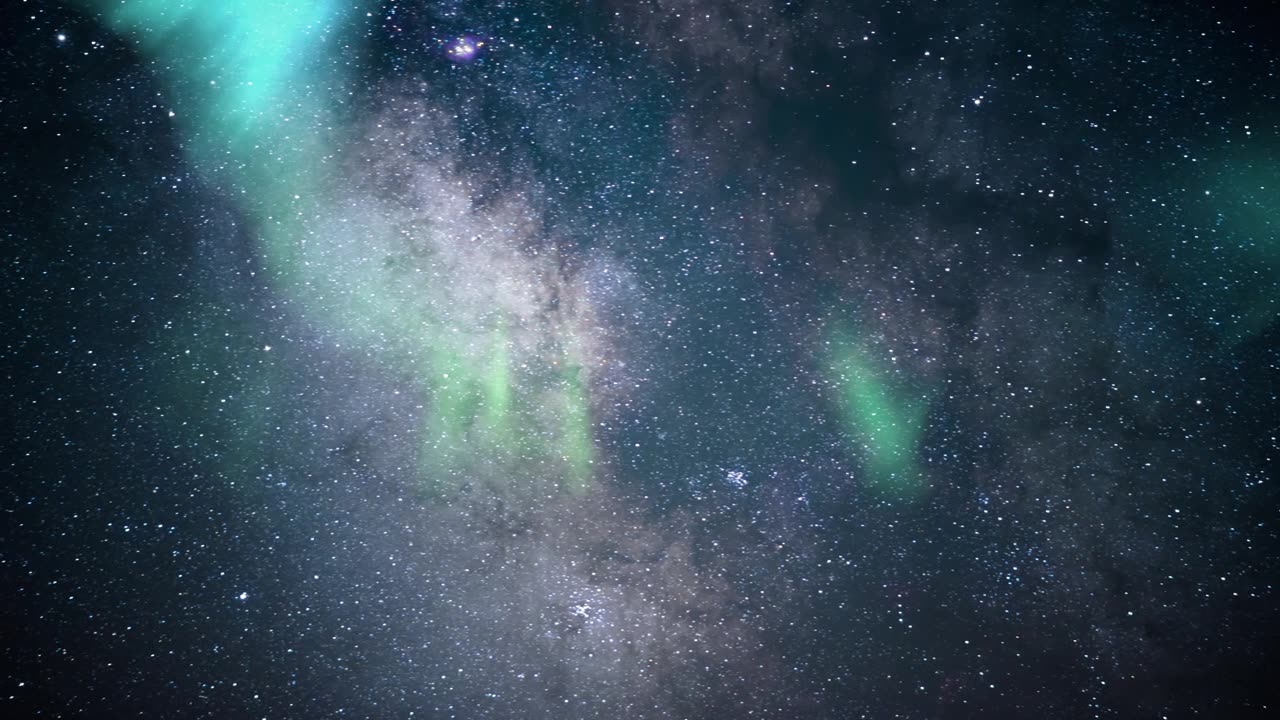 詳情圖-極光綠色和銀河系核心在東南天空的時間流逝