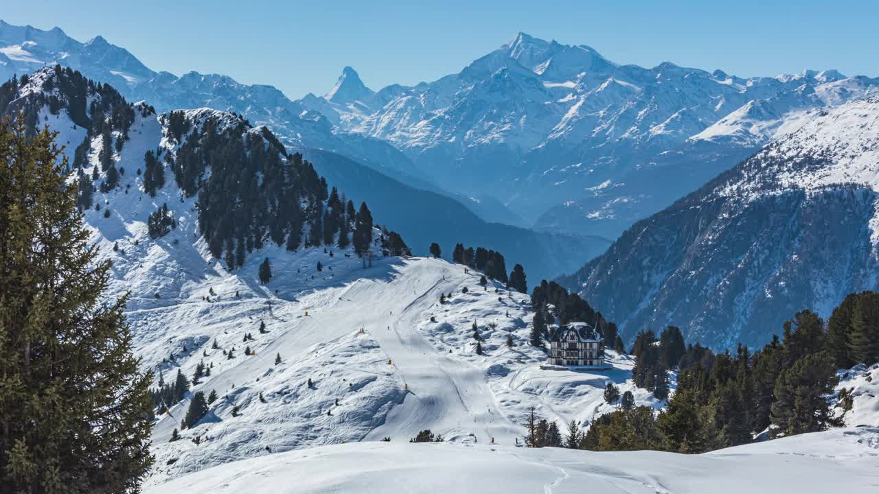 时光流逝，冬天的山间老别墅。Cassel别墅，环境教育和保护中心，Pro Natura中心，Aletsch, Riederalp, Riederfurka, Aletsh冰川，瓦莱州