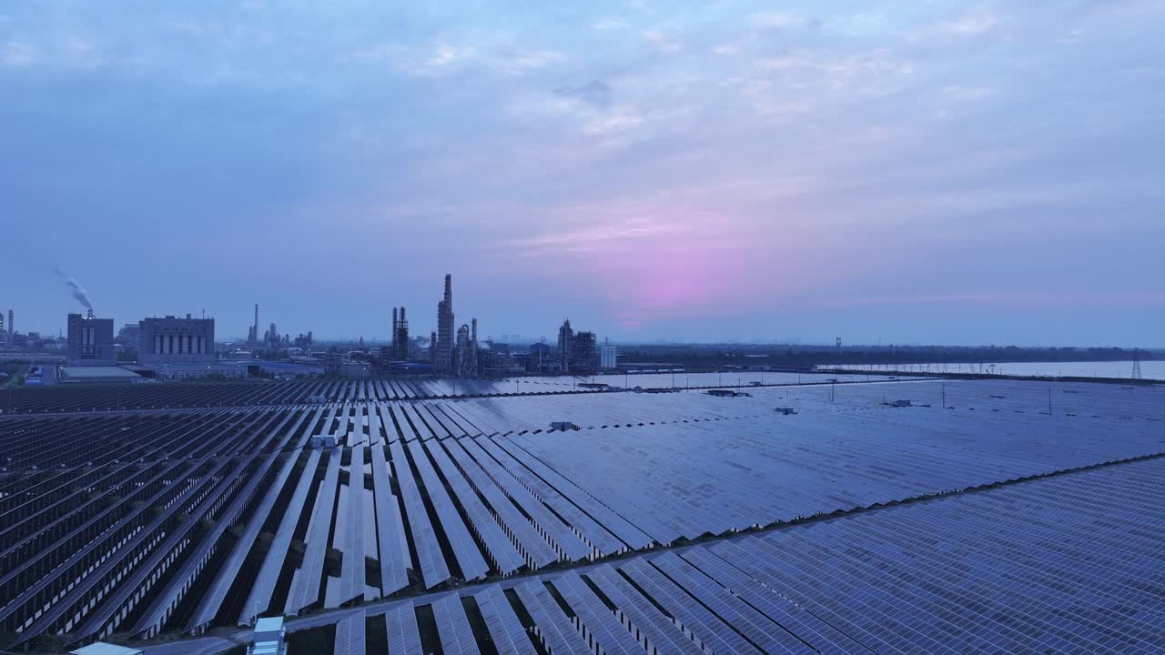 太阳能发电站和炼油厂