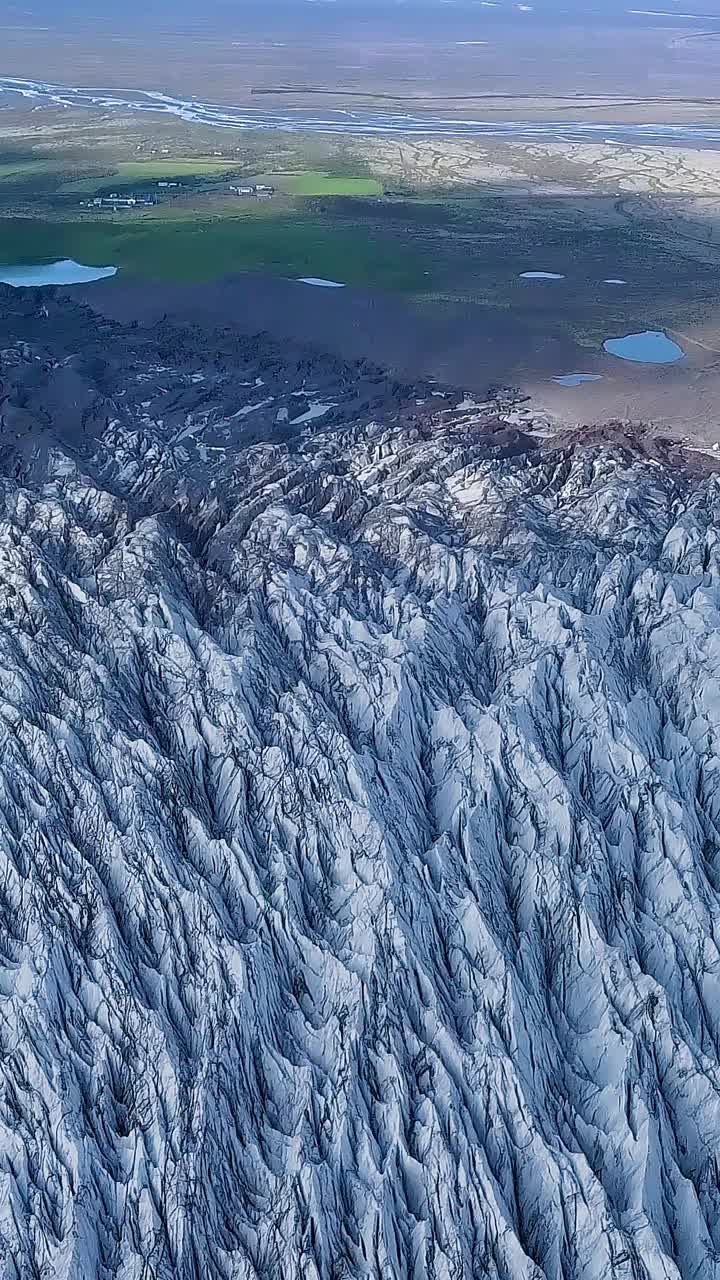 冰岛雄伟的冰川形成