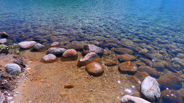 山清湖透水