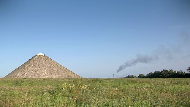 有大山野的烟囱