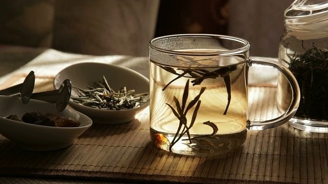 詳情圖-女人在混合一杯茶