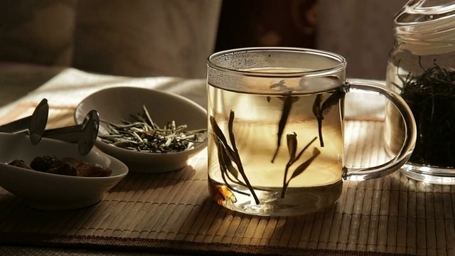 詳情圖-女人在混合一杯茶