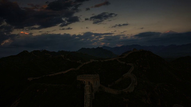 詳情圖-長(zhǎng)城從白天到夜晚，時(shí)光流逝