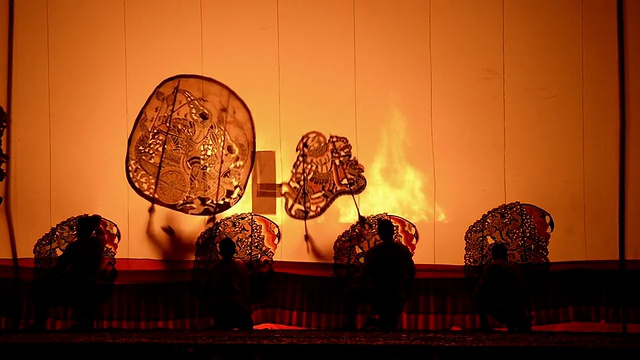 詳情圖-2015年4月13日，泰國Ratchburi:大型皮影戲于2015年4月13日在Wat,Khanon上演。大型皮影戲或Nang,Yai是一種表演藝術，Wat,Khanon試圖保存為泰國的遺產