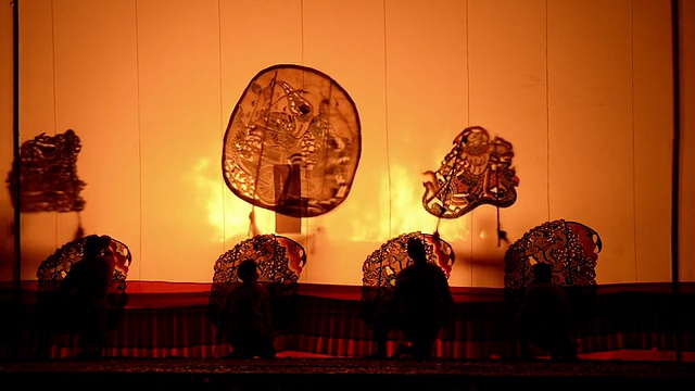 詳情圖-2015年4月13日，泰國Ratchburi:大型皮影戲于2015年4月13日在Wat,Khanon上演。大型皮影戲或Nang,Yai是一種表演藝術，Wat,Khanon試圖保存為泰國的遺產