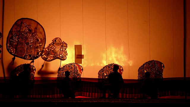 詳情圖-2015年4月13日，泰國Ratchburi:大型皮影戲于2015年4月13日在Wat,Khanon上演。大型皮影戲或Nang,Yai是一種表演藝術，Wat,Khanon試圖保存為泰國的遺產