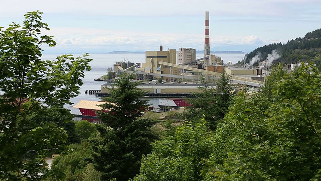 纸浆厂在乔治亚海峡，BC