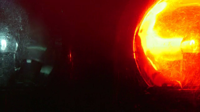 变焦:红蓝紧急车辆照明
