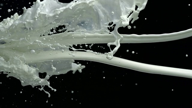 詳情圖-倒牛奶，濺起水花，慢鏡頭