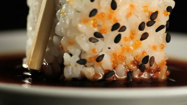 吃寿司