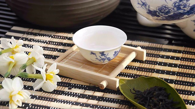 詳情圖-一杯茶和一個(gè)茶壺