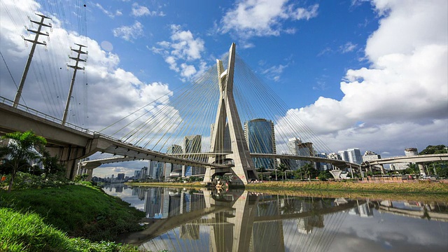 巴西圣保罗的奥克塔维奥·弗里亚斯·德·奥利维拉桥(Ponte Estaiada)
