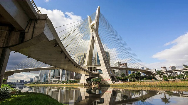 巴西圣保罗的奥克塔维奥·弗里亚斯·德·奥利维拉桥(Ponte Estaiada)