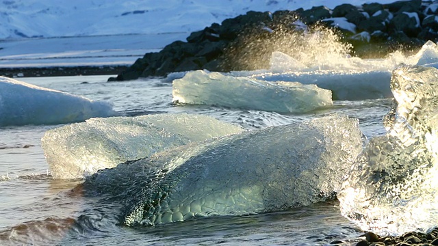 冰岛冰川泻湖Jokulsarlon融化的浮冰，第一部分